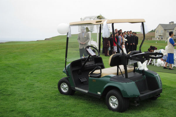 crazy golfers, Golf obsession, insane Golfers, Golf on wedding day