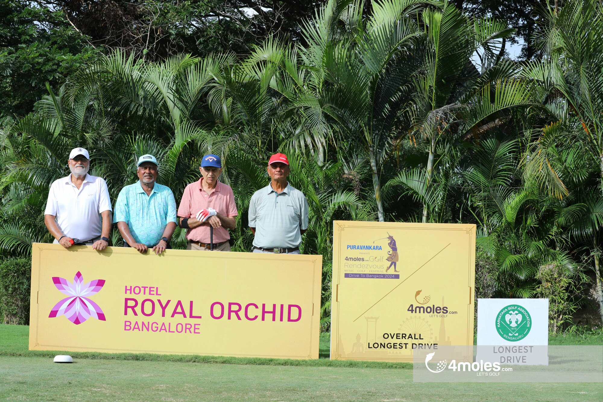 Group photo of golfers at KGA.