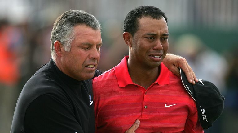 Tiger Woods gets emotional after his win at the Open 2006