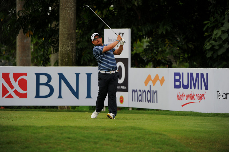 Panuphol of Thailand lead at Indonesia Open
